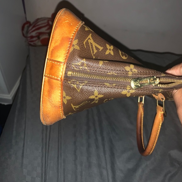 Louis Vuitton Bag - Picture 5 of 16